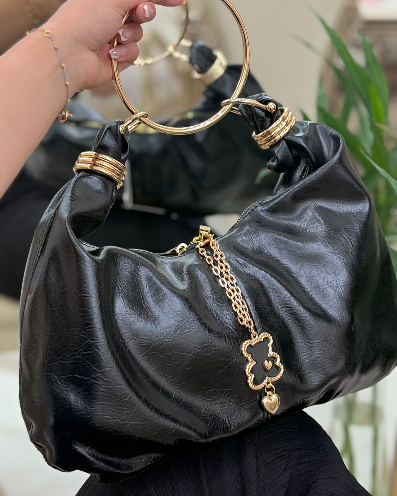 کیف مشکی حلقه ای